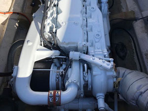 Commercial boat engine